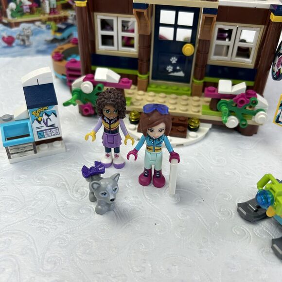 LEGO FRIENDS Snow Resort Chalet 41323 Complete Set With Manual No Box - Picture 10 of 11